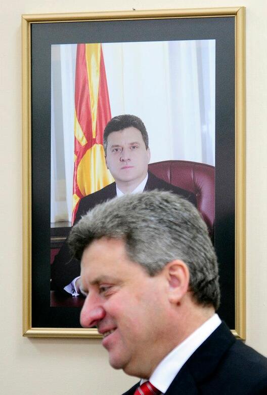 Слика од Иванов во кабинетот на Иванов